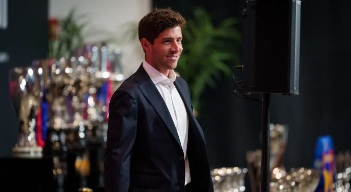 Leyendas del Barcelona se reencuentran en la despedida de Sergi Roberto: “De aquí te tienen que echar...”