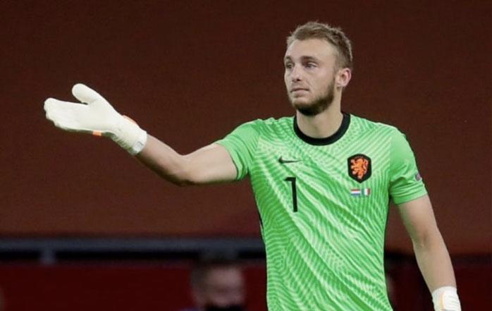 Jasper Cillessen no fue tomado en cuenta por Van Gaal para la Copa del Mundo.
