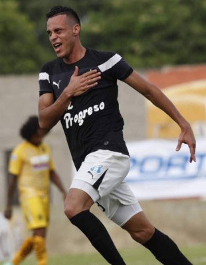 Tres hondureños entre los futbolistas que tienen apodo femenino