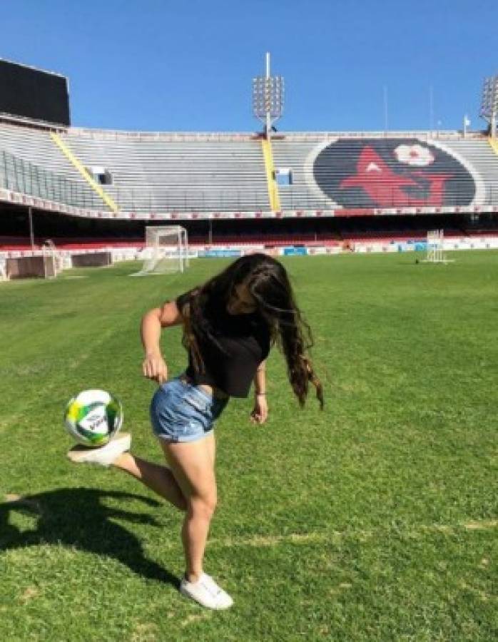 Sassi Zavala, la hermosa conductora que sufre la salida del Veracruz en la Liga MX