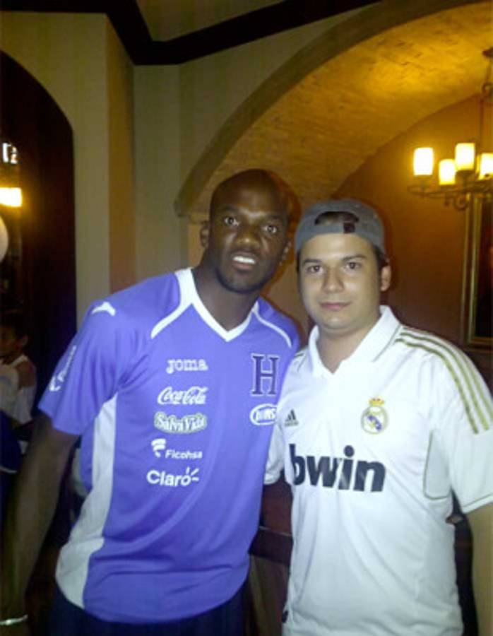 Fotos de aficionados con David Suazo.