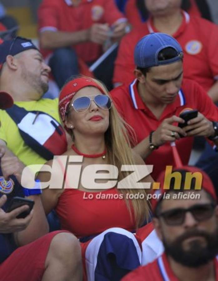 ¡INFARTANTE! Las bellezas que adornaron la previa del Honduras-Costa Rica