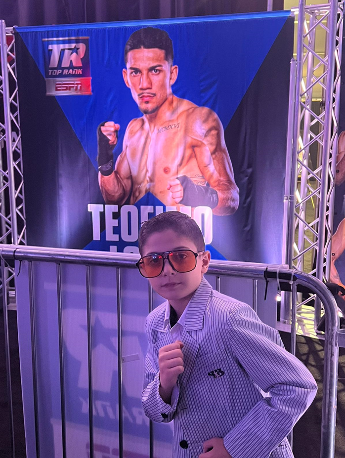 ¡Nocaut al séptimo! Teófimo López debuta con explosivo triunfo en el peso superligero tras bombardear a Pedro Campa