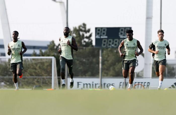 Real Madrid completó su primer entrenamiento de la temporada: tres ausencias y la buena noticia para Xabi Alonso
