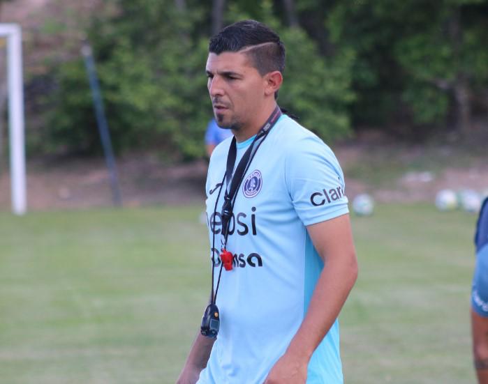 Fotos: Agustín Auzmendi y los nuevos fichajes ya lucen la camisa de Motagua; presentan al nuevo preparador físico