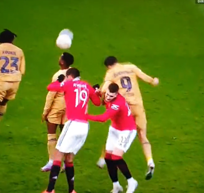 Tensión en el vestuario del Barcelona tras el fracaso: la bronca de Lewandowski con un compañero y la reacción de Xavi