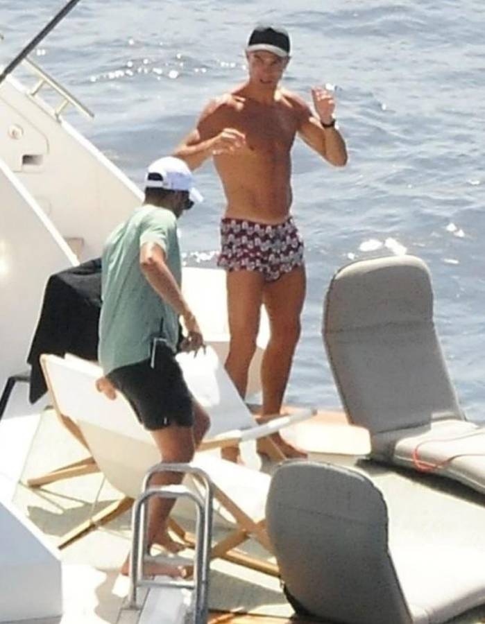 ¿Está gordita? Así fue captada Georgina Rodríguez en sus vacaciones con Cristiano Ronaldo en Mallorca