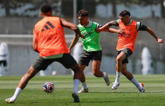 Alexander-Arnold conoció a sus nuevos compañeros: Xabi recuperó a varias figuras antes de afrontar el Mundial de Clubes