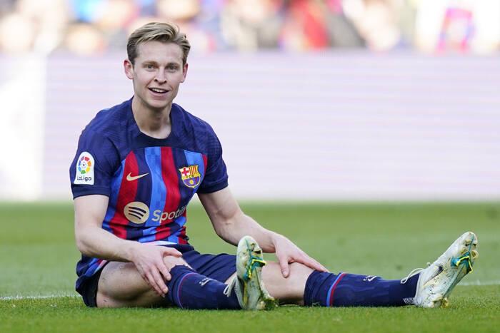 Frenkie de Jong tiene contrato con el Barcelona hasta junio del 2026.