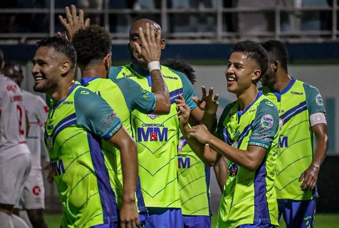 ¡Adiós Tilguath, hola Jhon Jairo López! El técnico colombiano asume el banquillo del Olancho FC para el 2026