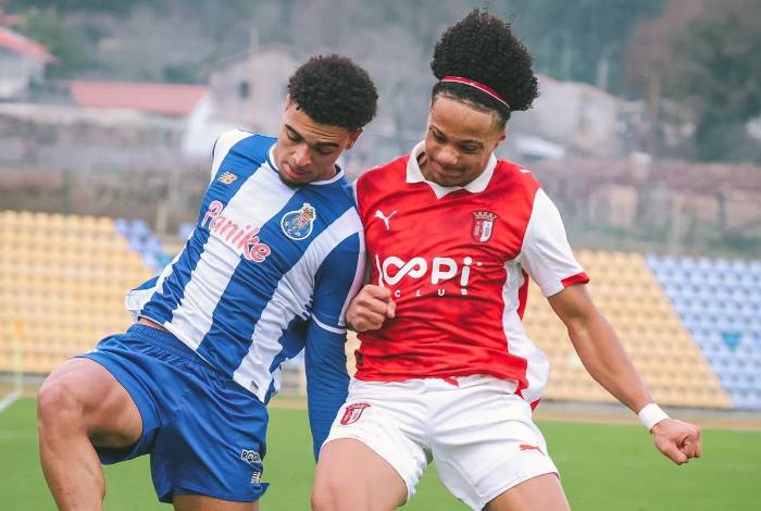 Luis Gabriel Suazo destaca en Portugal: le rompió el marco al Porto FC con un golazo de distancia