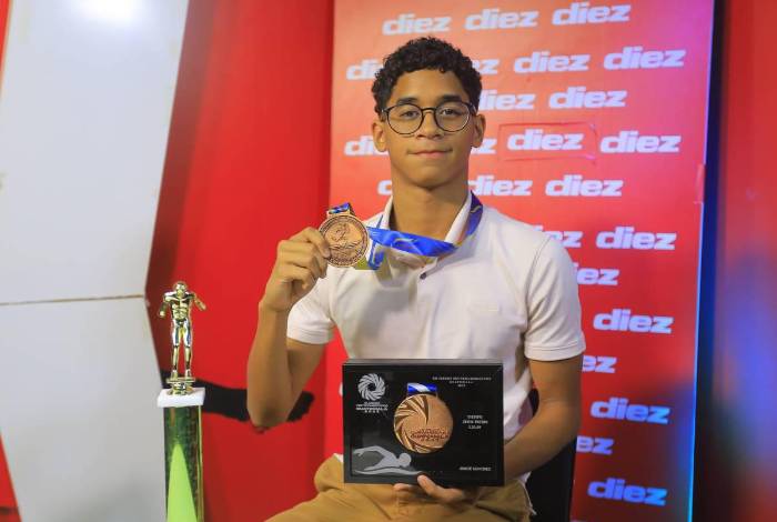 Josué Sánchez, el joven que se llenó de récords en el Campeonato de Piscina Corta 2025.