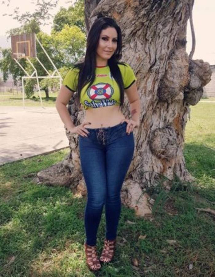Las aficionadas más guapas de Marathón y Olimpia que mañana juegan en San Pedro Sula