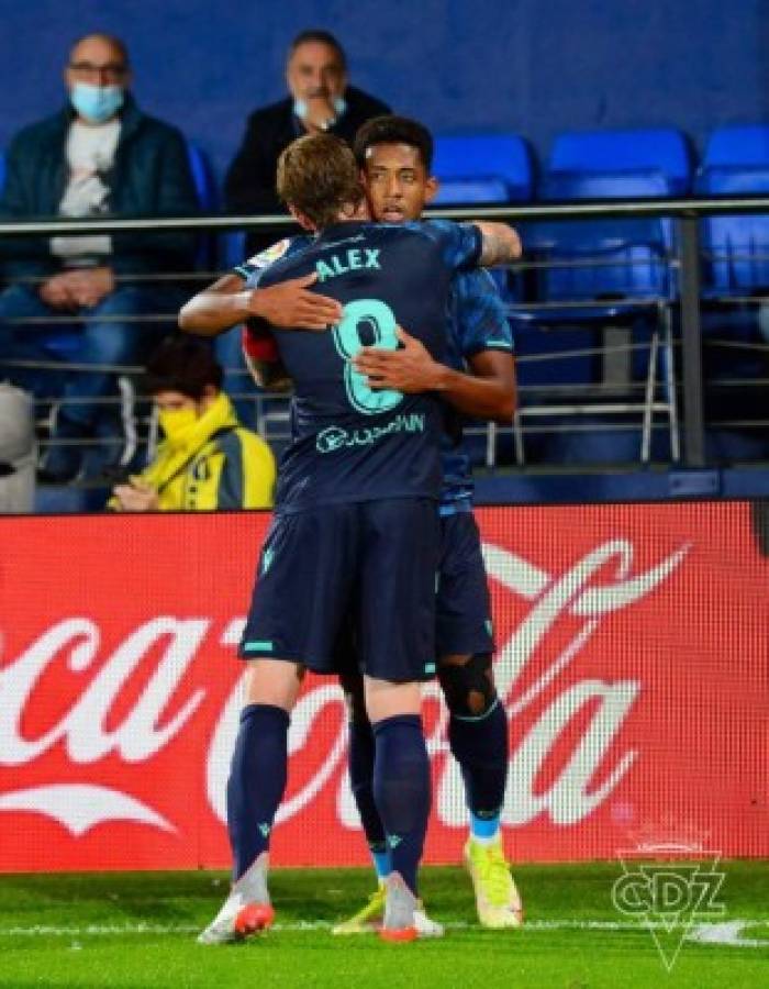 Triplete, euforia total y nuevo festejo: Así fue la brillante actuación del Choco Lozano en el Villarreal-Cádiz