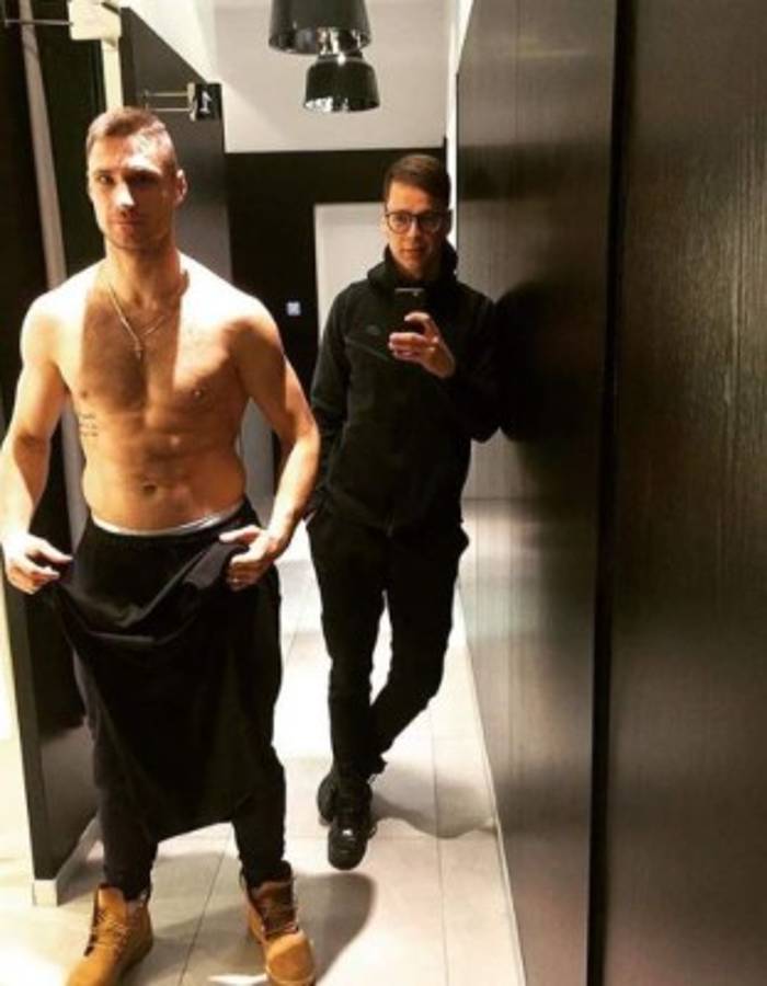 La vida en redes del ruso Evgeny Kabaev: fanático del Barça y la chica rubia que resplandece en su muro