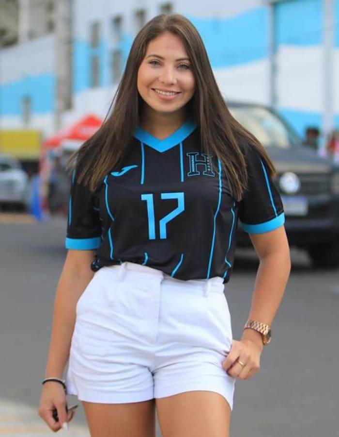 ¿De qué equipo es? Así es Annie Córdova, la chica que conquistó a Luis Palma y se robó las miradas en la Liga de Naciones