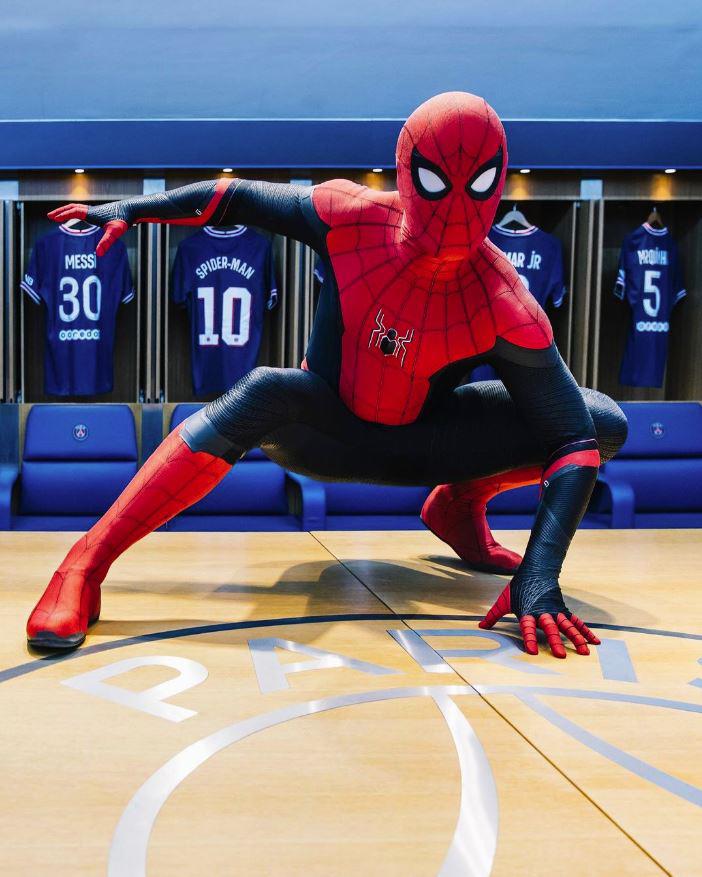 ¡Spider-Man se adueñó de París! Así fue la visita del actor Tom Holland al estadio del PSG y sus increíbles fotos en la ‘casa’ de Messi