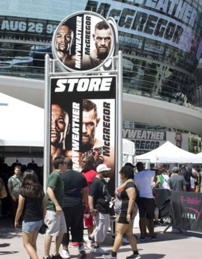 En fotos: Polémica e insultos entre Mayweather y McGregor a un día de la pelea