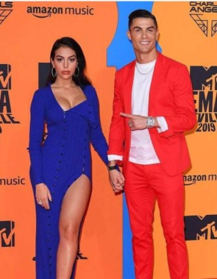 Cristiano Ronaldo y Georgina Rodríguez deslumbran en la alfombra roja de los premios MTV