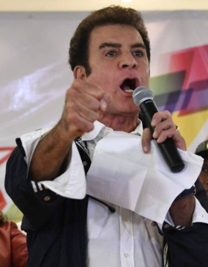 Salvador Nasralla se declara nuevo presidente de Honduras y así lo celebra