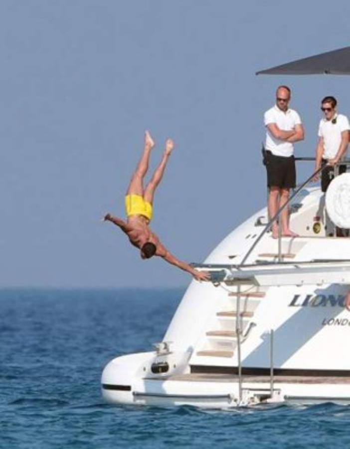 Las excéntricas vacaciones de Cristiano Ronaldo y sus amigos