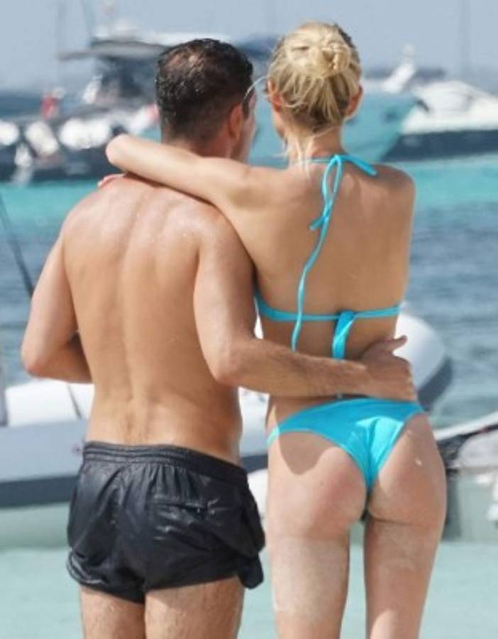 La esposa de Diego Simeone luce su cuerpazo en sus vacaciones en Formentera