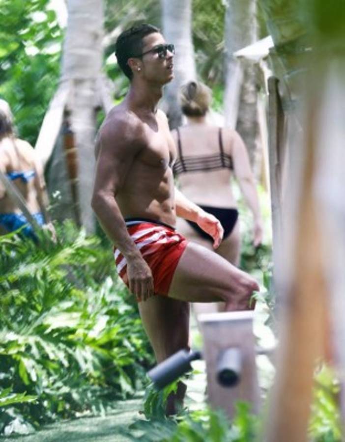 Las excéntricas vacaciones de Cristiano Ronaldo y sus amigos