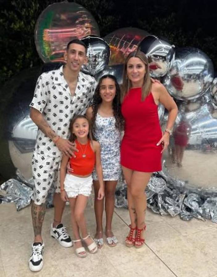 Así pasan la Navidad las grandes estrellas del fútbol: entrenando y el que se disfrazó de Papá Noel