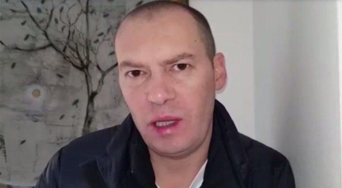 Periodista mexicano André Marín desvela la extraña enfermedad que puso en riesgo su vida: ‘‘Es un infierno’’