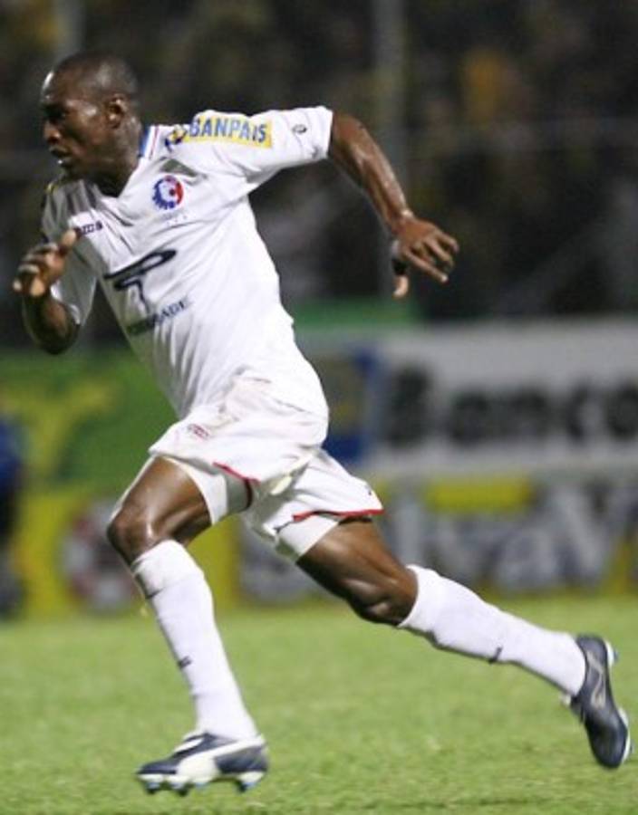 Jugadores que vistieron la camisa de Olimpia sin pena ni gloria