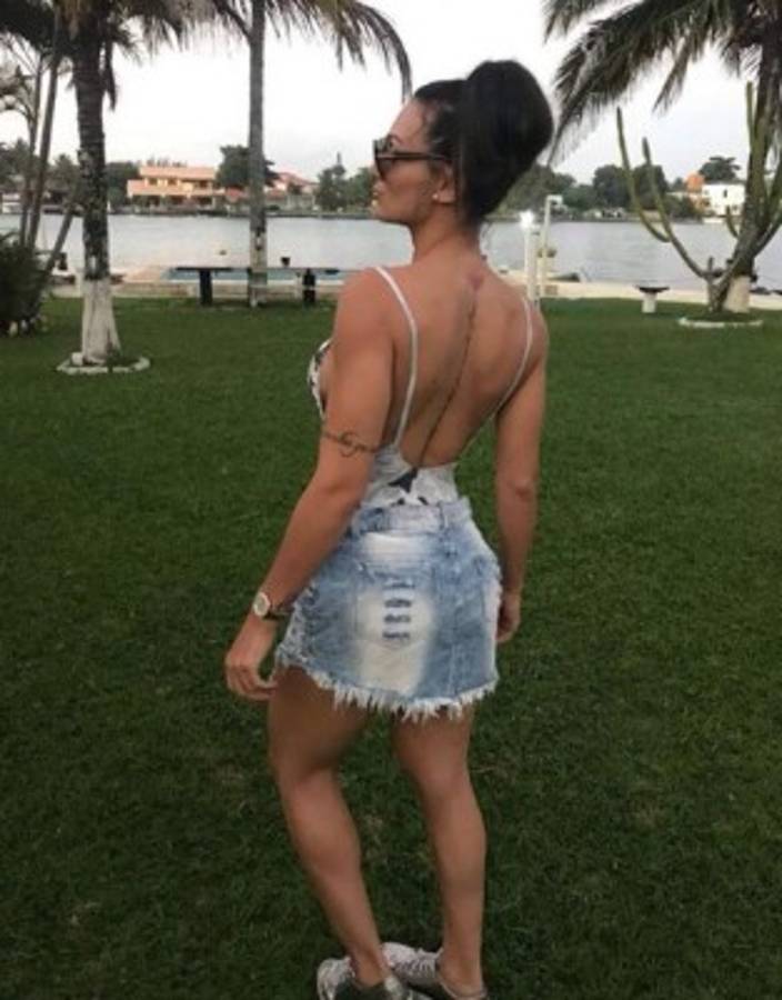 Brutal paliza de luchadora de la MMA a un hombre que se masturbaba durante su sesión de fotos