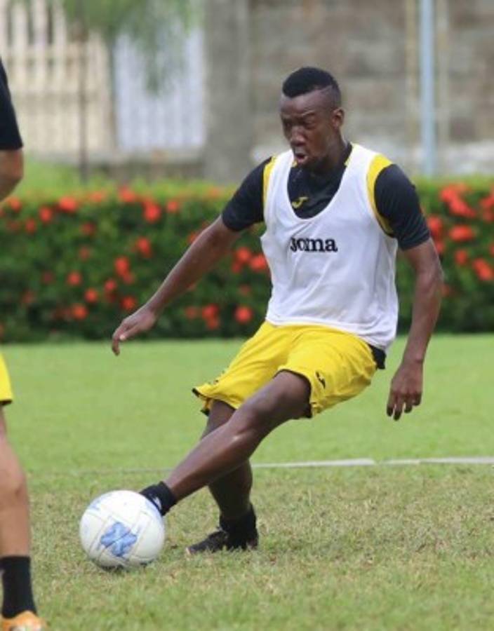 Mercado: Bajas en Platense, Real España confirma alta y dos clubes más de Inglaterra van por Elis