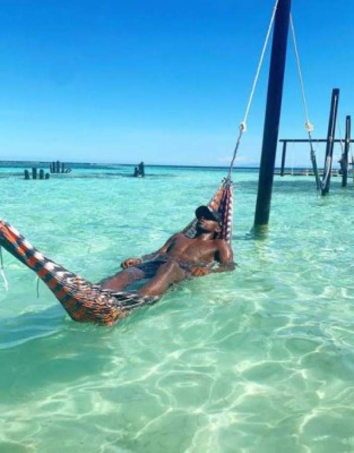 ¡Si hay sol, hay playa! Roatán, el destino paradisíaco de Alberth Elis en sus vacaciones 2019