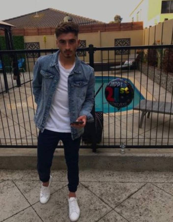 ¿Quién es Josh Cavallo, el primer futbolista en activo en admitir que es gay? Recibió mensaje de Piqué y Griezmann