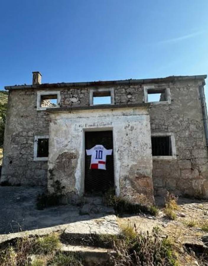 Una figura del Manchester City sorprende con su preparación y visitó la casa de Modric que fue destruida en la guerra