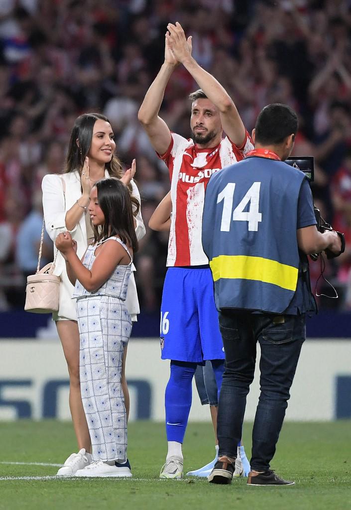 Pasillo y lágrimas en el Atlético: así fue la dura despedida de Luis Suárez y Héctor Herrera en el Wanda Metropolitano