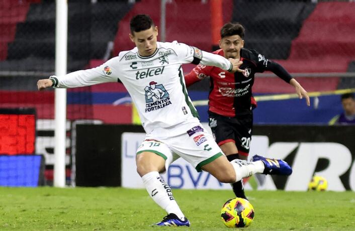 James Rodríguez tuvo un debut soñado en la Liga MX: provocó un penal y lideró la remontada del León ante Atlas