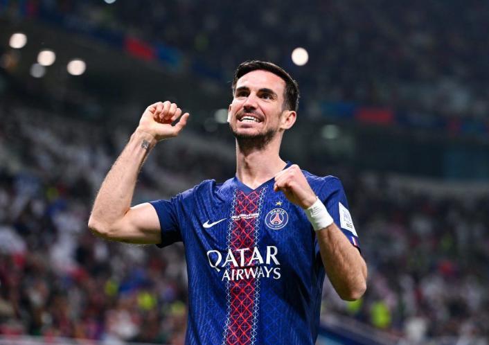 Flick lo pone en venta y la decisión con Rashford; Balotelli sorprende con su nuevo club y ellos van por Mastantuono