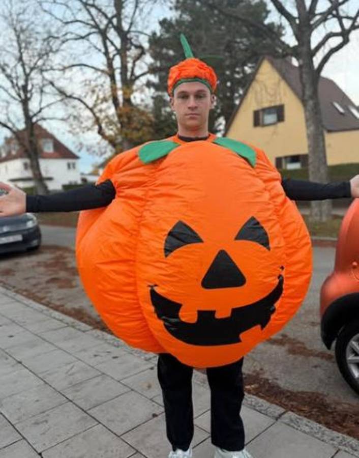 El Halloween de los cracks: Cristiano Ronaldo se lleva un susto, el cumpleañero del Barça y un aterrador Vinicius