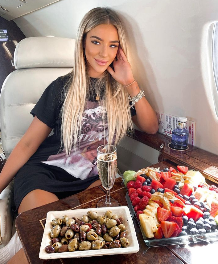 Así es la preciosa modelo y Dj de ojos azules que se casó en secreto con crack del Manchester City