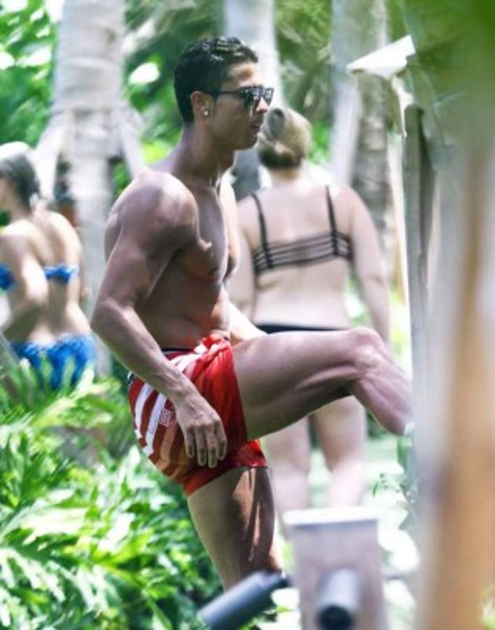 Las excéntricas vacaciones de Cristiano Ronaldo y sus amigos