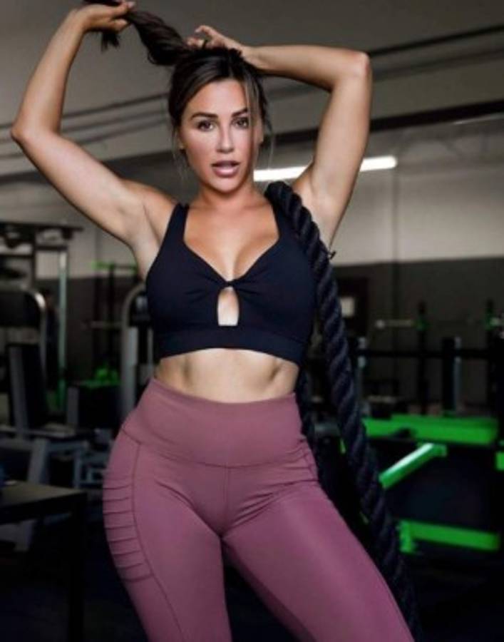 ¡Muñequita! Ana Cheri, la sexy modelo que apoya a Los Ángeles Rams en el Super Bowl  