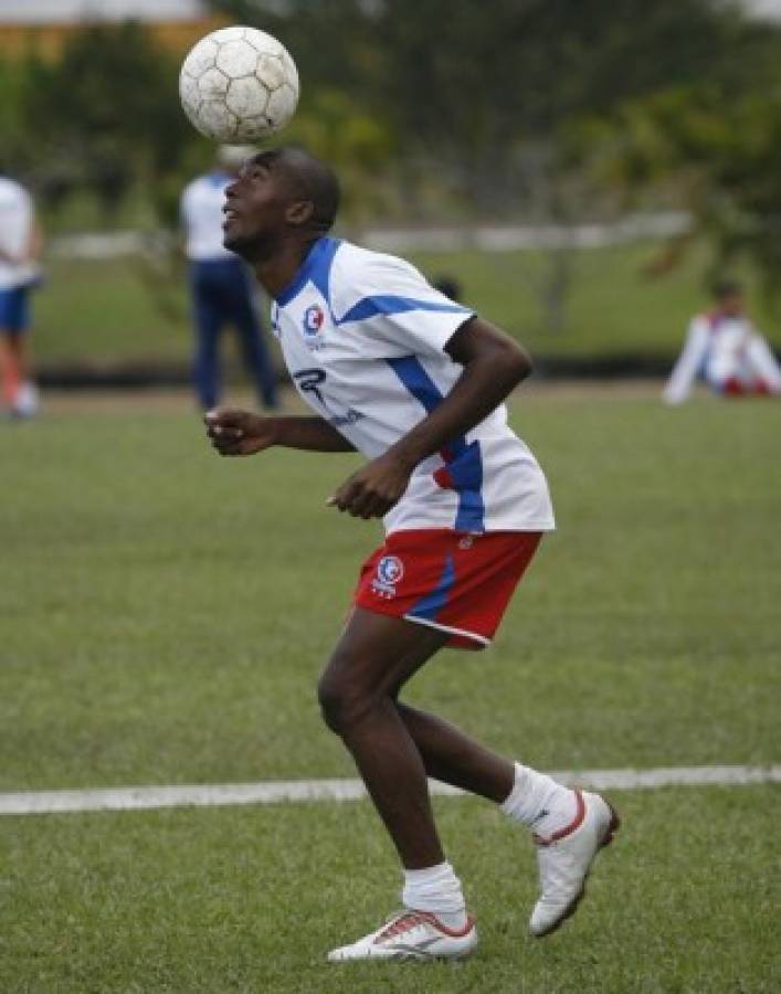 Así fue el primer 11 de Nahún Espinoza con Olimpia ante Motagua en el 2005