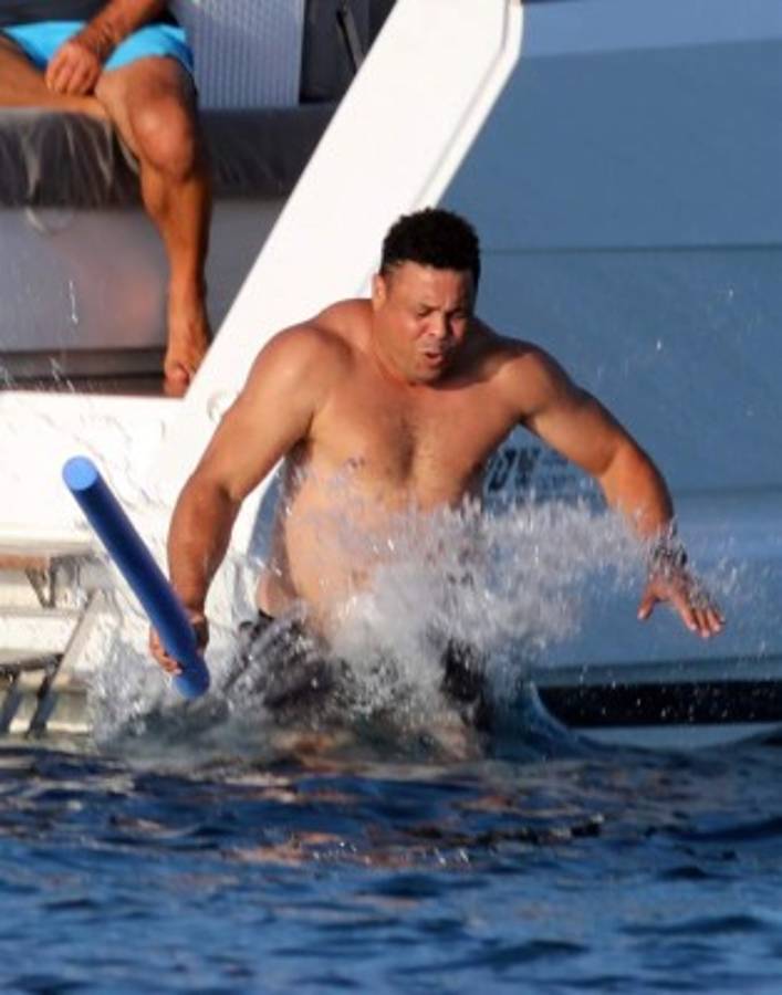 ¡Fenómeno! Así fue 'cazado' Ronaldo disfrutando en una famosa isla y con su joven novia