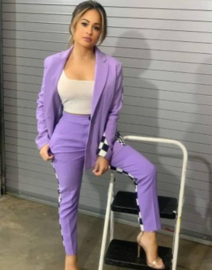 Así es la guapa presentadora de la WWE que desveló su orientación sexual y fue atacada en redes