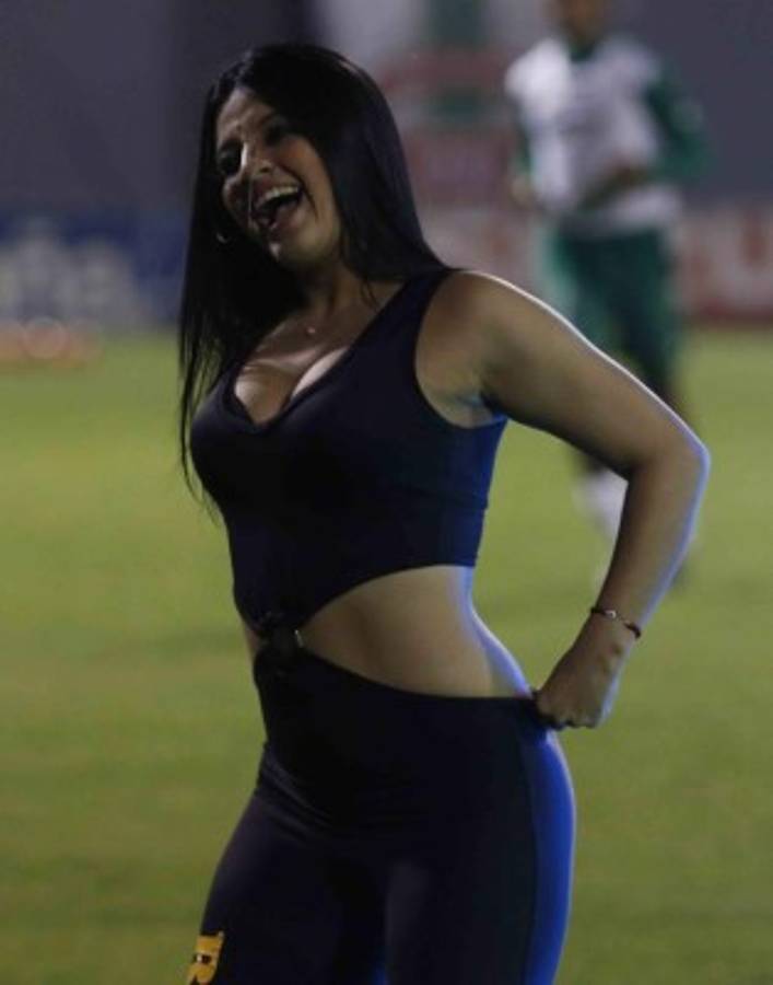 Las infartantes chicas que adornan la semifinal Real España-Marathón