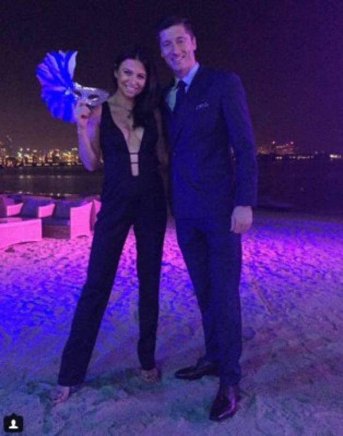 IMPERDIBLE: Así recibieron el año 2017 las máximas estrellas del fútbol