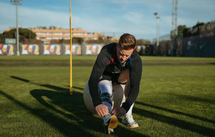 Ter Stegen comenzó su recuperación con una bota ortopédica: ¿cuándo volverá a jugar con Barcelona?