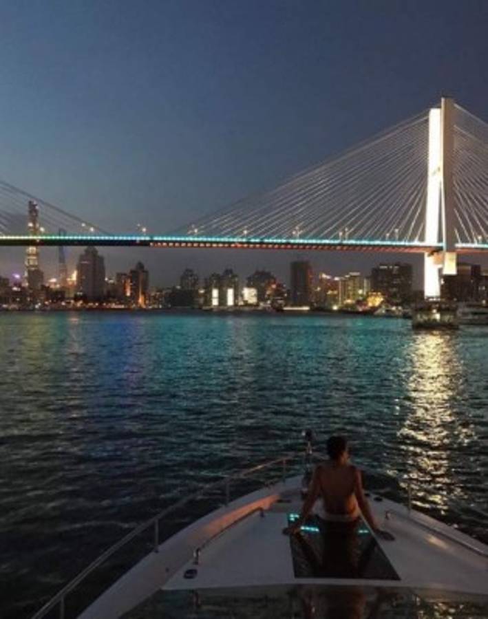 Así viven los grandes cracks en Asia: Autos, aviones, yates y edificios de lujos