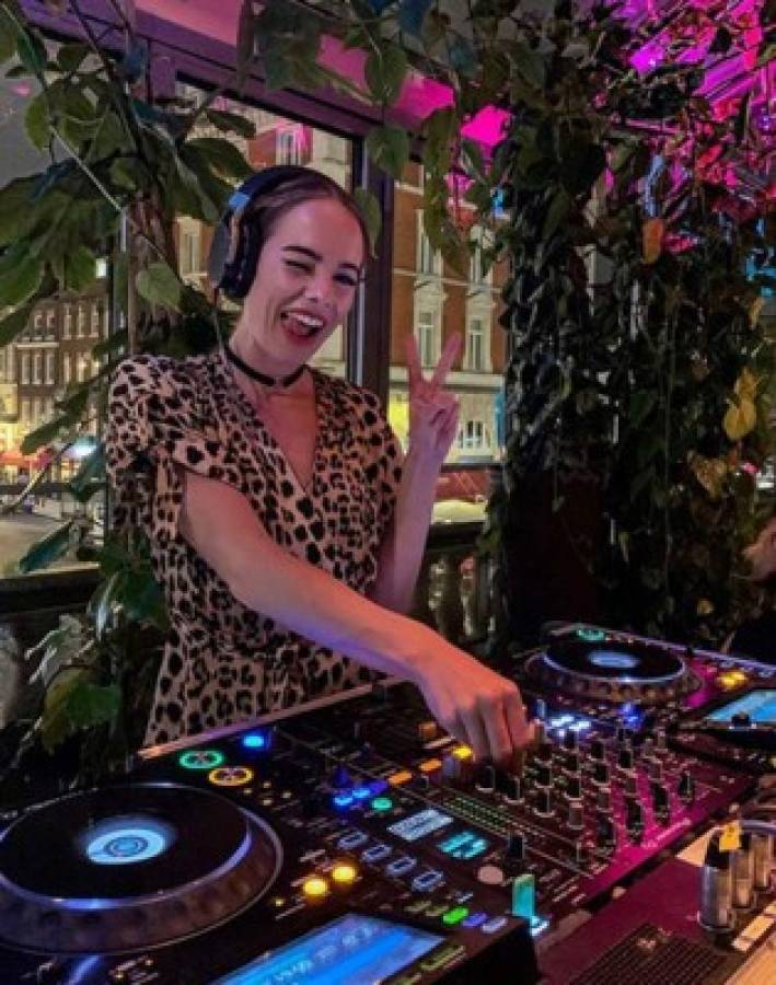 ¡Locura! Equipo de la Premier League 'ficha' a una hermosa DJ para su canal de televisión